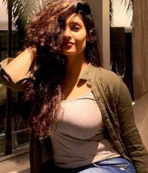  Anika call girl